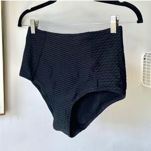 SOLD ◻️ PATTERNED H&M HIGH WAISTED SWIM SUIT BOTTOMS